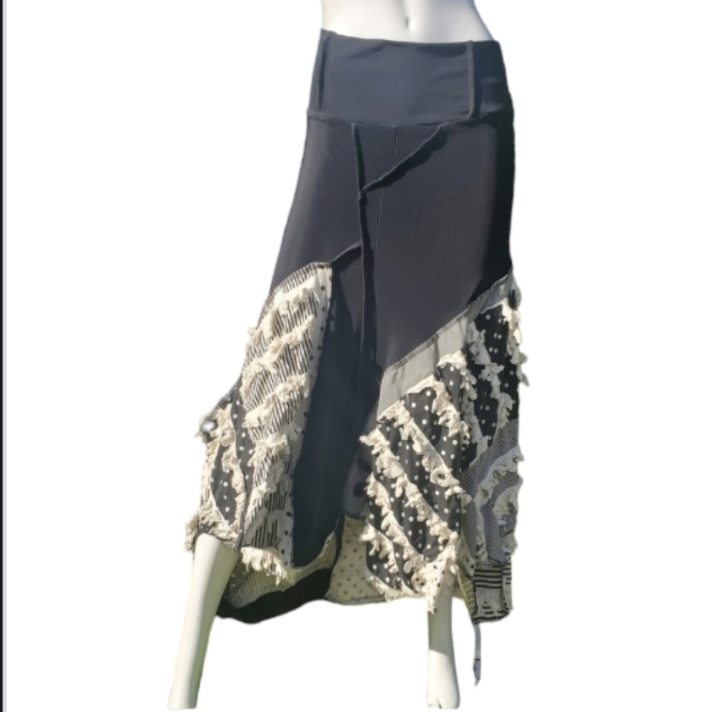 MIRANDA CAROLIGNE reconstructed Paula Sweet skirt
